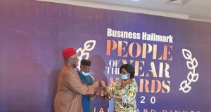 Anyim Presenting award to Rivers Deputy governor