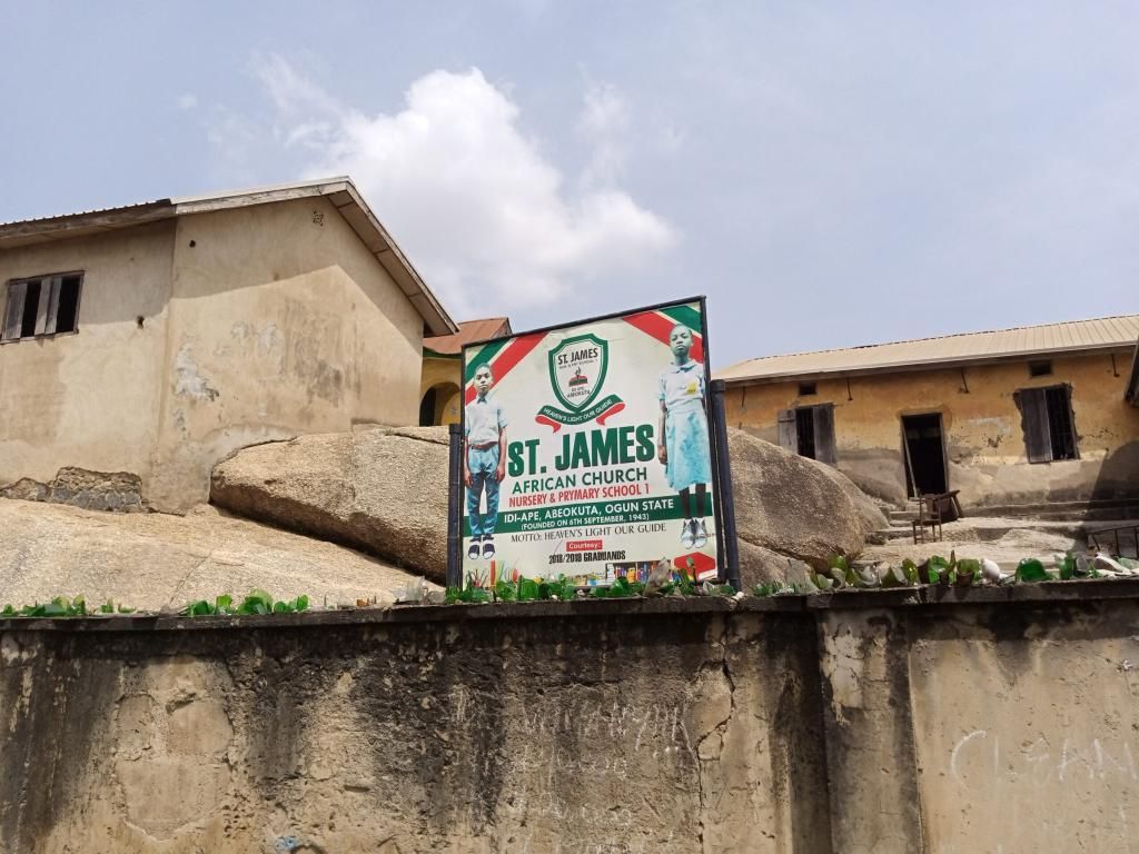 2 Ogun pupils die