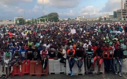 Protesters at Lekki Toll Gate