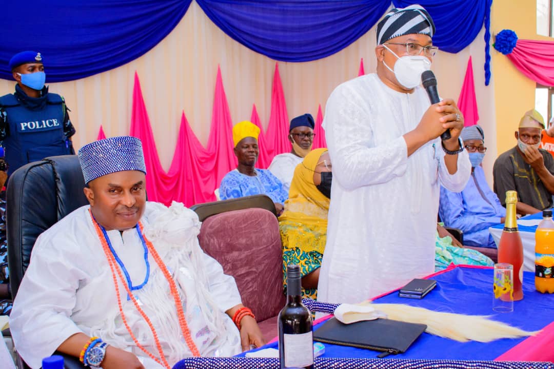 Bola Oyebamiji speaking, while Oba Kayode Adenekan Afolabi looks on