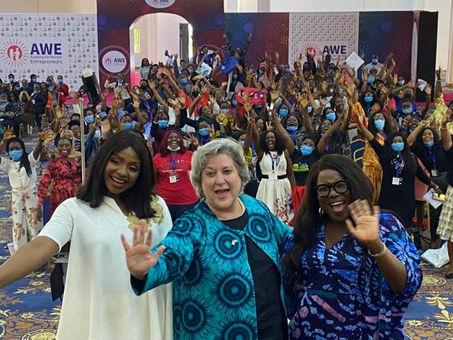 L- R: U.S. Exchange Alumna and Program Partner for Academy for Women Entrepreneurs (AWE), Inya Lawal; U.S. Ambassador Mary Beth Leonard; and Nollywood Actress and AWE mentor Joke Silva during the 2021 AWE graduation ceremony in Ile Ife, Osun State.
