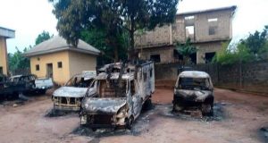 Gunmen invade Anambra community, burn down court, LGA, EEDC offices