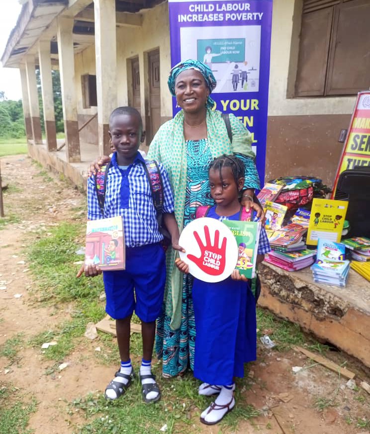 Osun: Encomiums as ministries, NGOs donate items, to renovate community school