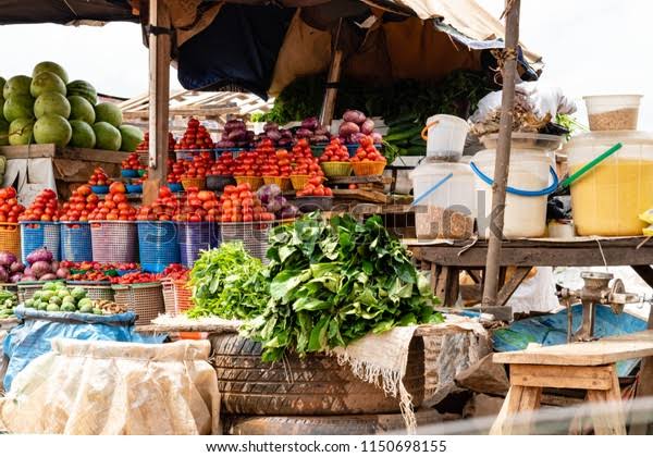 Nigerians, businesses count costs over worsening economic crisis