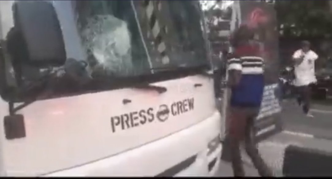 Hoodlums attack Bola Tinubu's convoy in Lagos, two injured