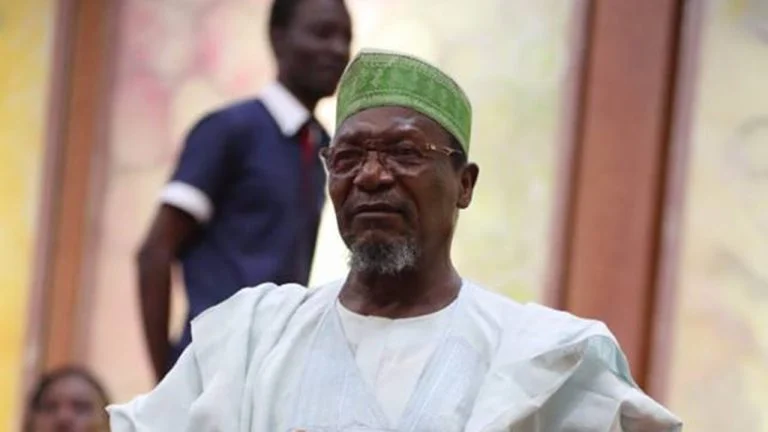 Senate majority leader dumps APC, joins PDP