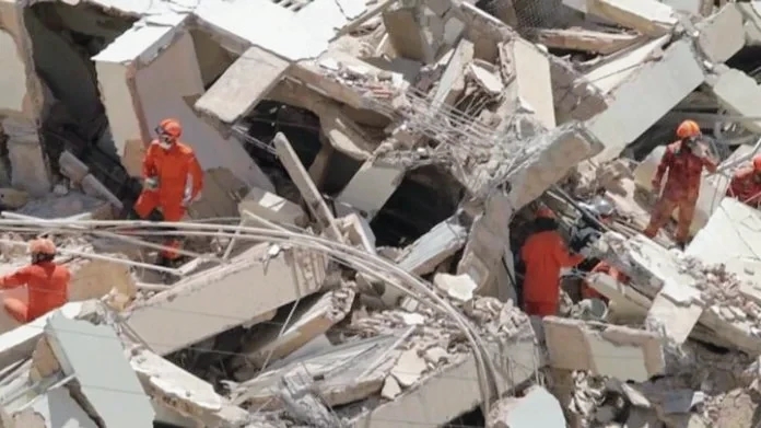 JUST IN: Many feared dead as another building collapses in Lagos