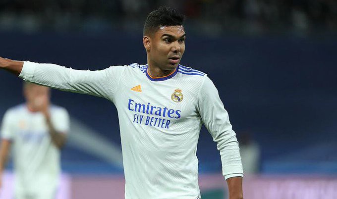 Manchester United submits bid for Casemiro