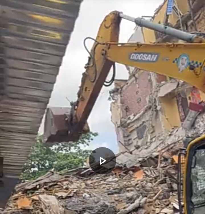 Workers trapped as building collapses in Kano