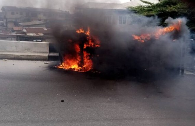 Another bus catches fire on Third Mainland bridge 24 hours seven perished in Lagos bus accident
