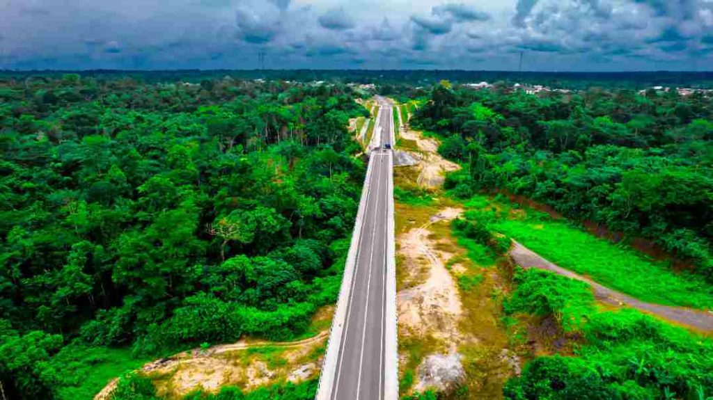 Buhari, Paul Biya inaugurate Nigeria-Cameroon link bridge in Cross River