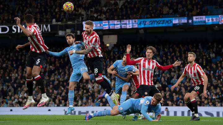 Brentford stun Manchester City at Etihad