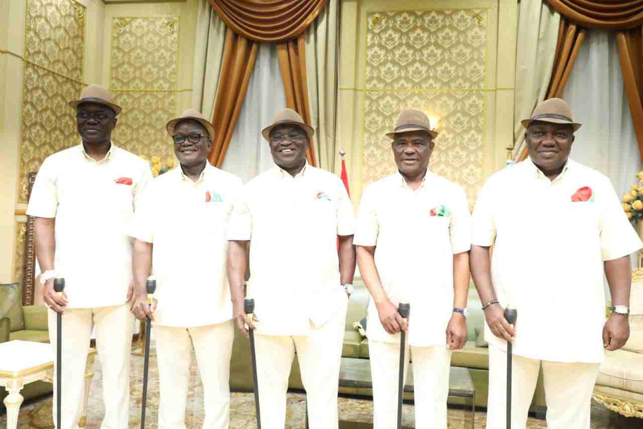 PHOTOS: Ikpeazu hosts fellow G5 govs in Aba