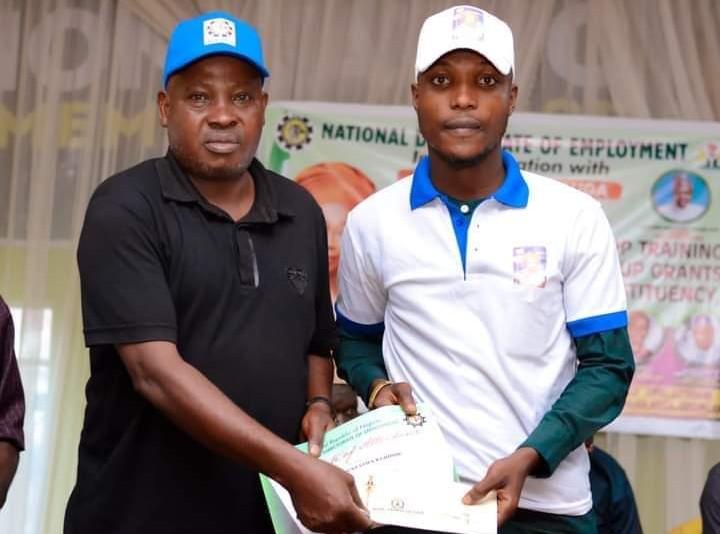 Osun Lawmaker, Oluga empowers constituents with start-up grants