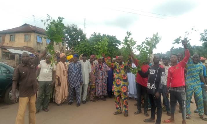 Youths attack Yoruba monarch for calamities befalling town