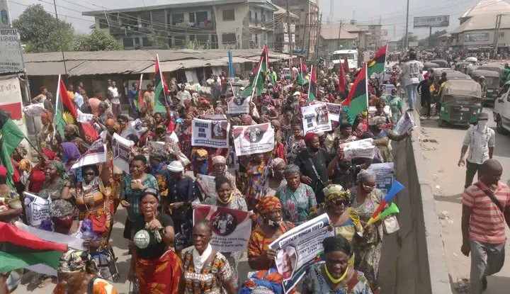 Aba women protest FG’s continued detention of Nnamdi Kanu