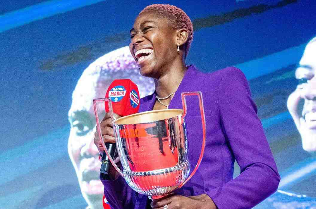 Asisat Oshoala gets Spanish league top scorer award