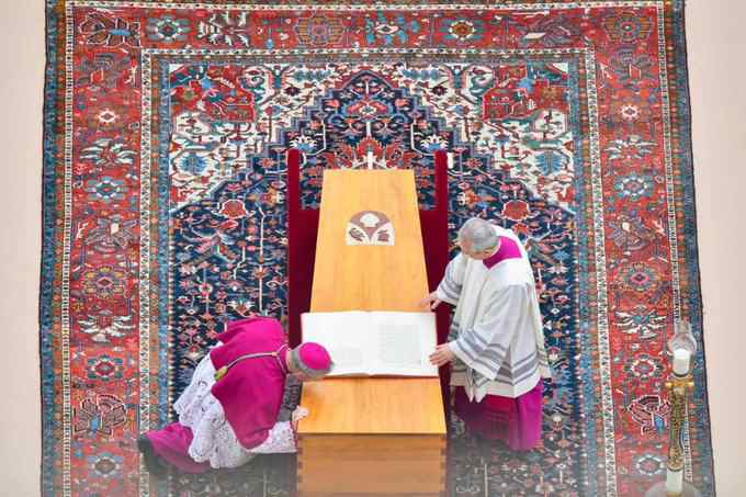Pope Benedict's funeral mass holds at St Peter's Square