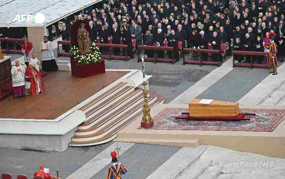 Pope Benedict's funeral mass holds at St Peter's Square