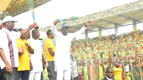 Sanwo-Olu promises Lagos street sweepers salary increment