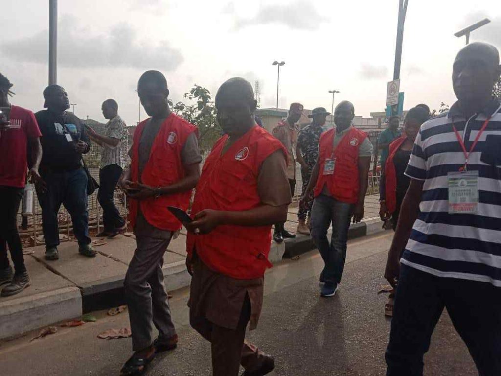 PHOTOS: EFCC arrives Tinubu's polling unit, as he casts his vote
