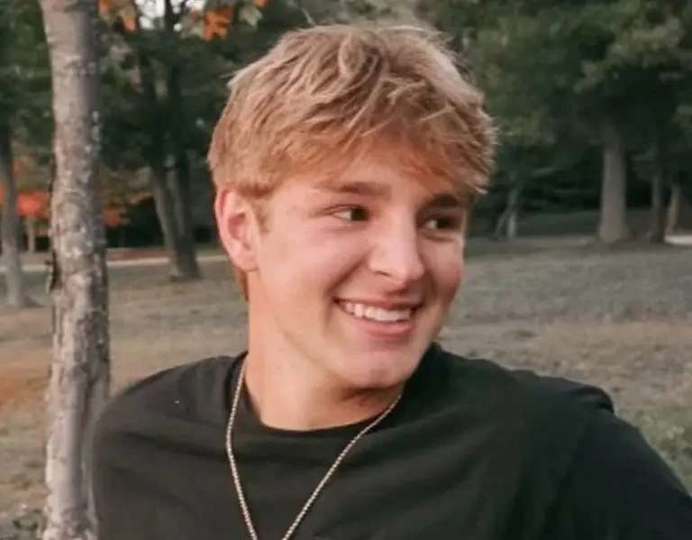 American teen commits suicide after being duped by three Nigerians