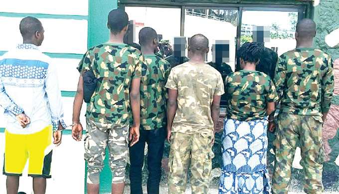 Army arrests six for impersonation, begins manhunt for fake general