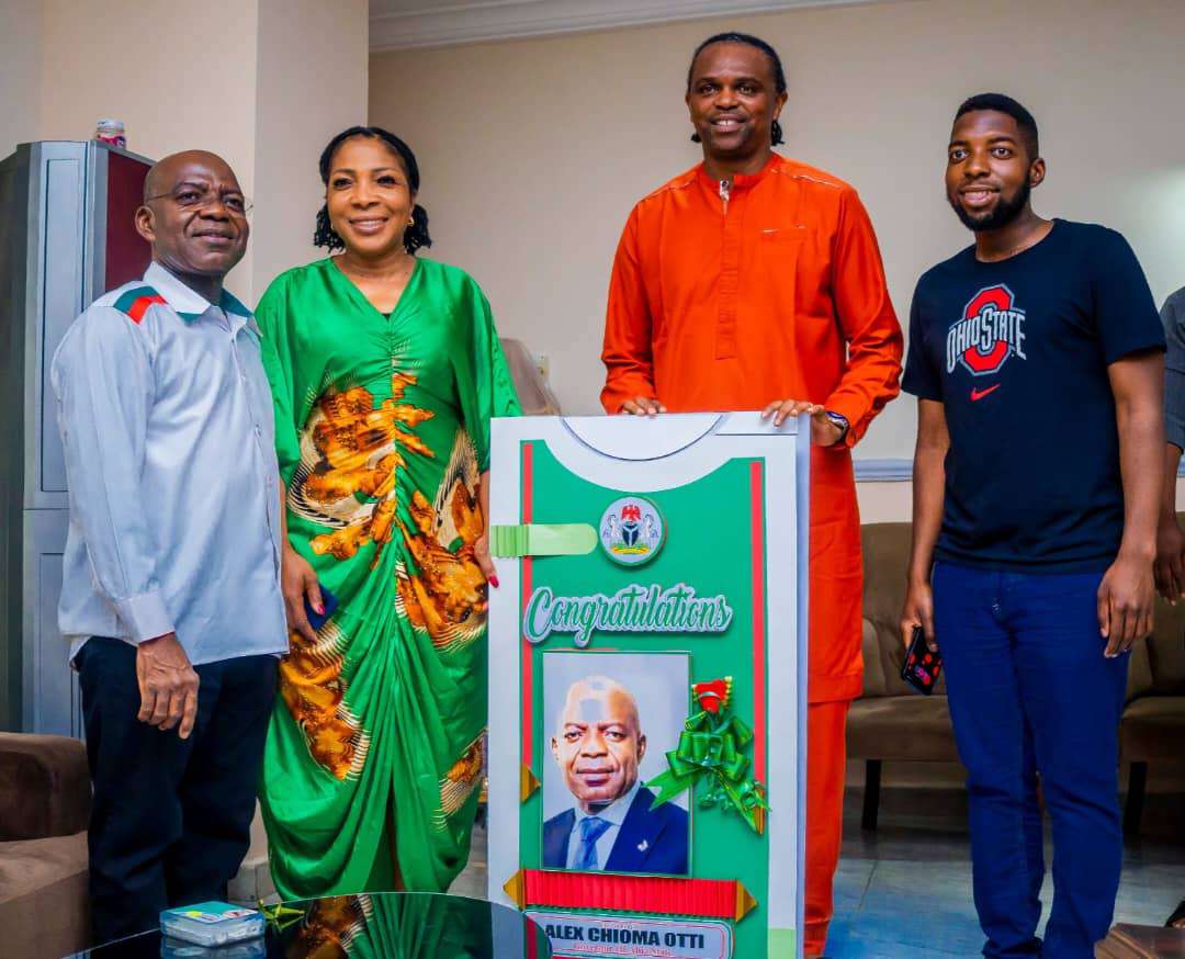 Kanu Nwankwo visits Alex Otti, congratulates him on assumption of office as Abia governor