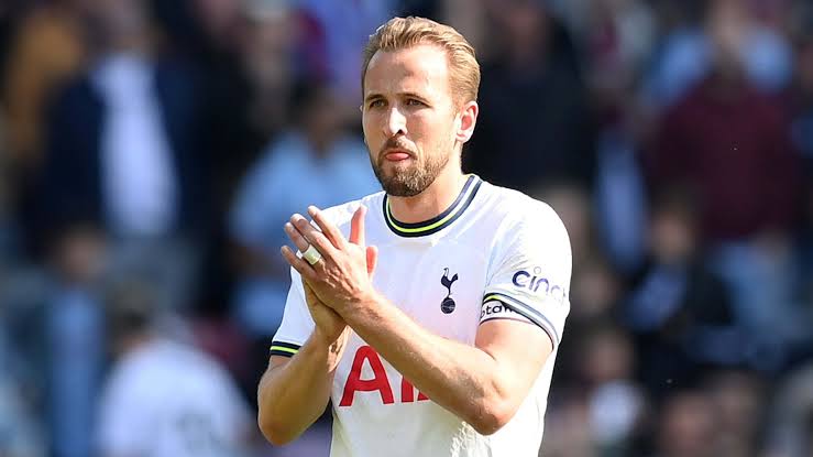 Bayern Munich bid £60.2m plus add-ons for Harry Kane