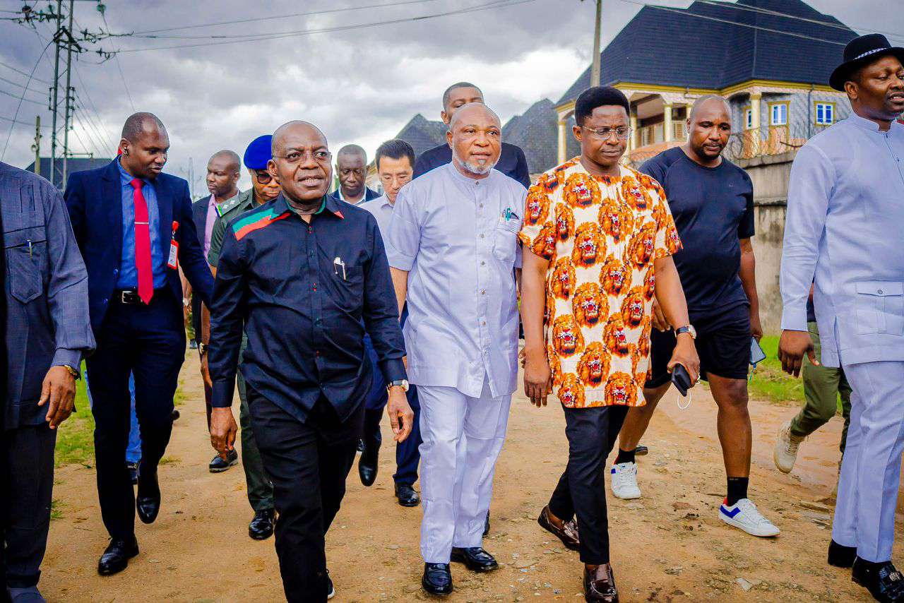 Joy in Aba as Gov Otti hands over road projects to contractors