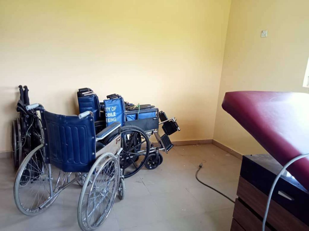 Family donates multi-million naira medical equipment to hospital in Osun