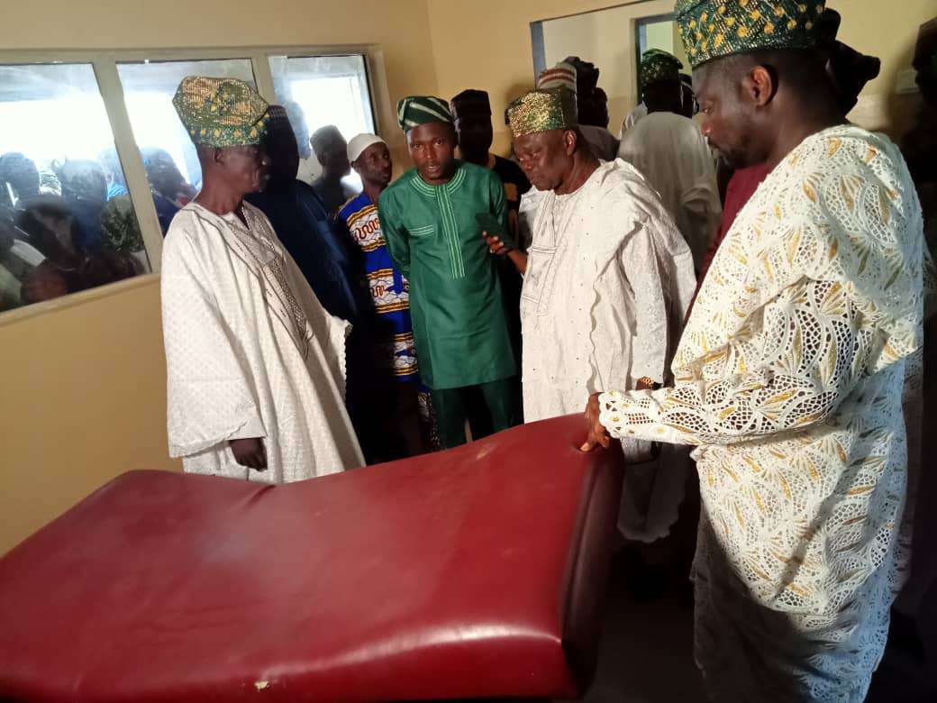 Family donates multi-million naira medical equipment to hospital in Osun