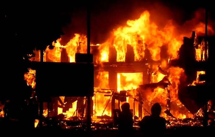 Home of Reps member set ablaze by arsonists in Anambra