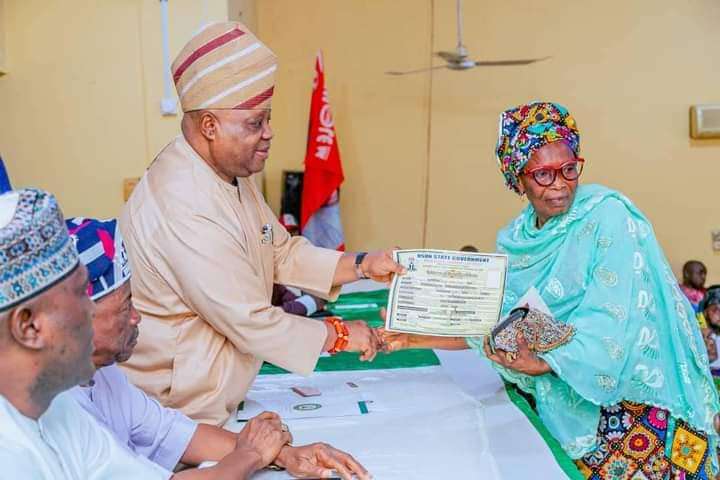 Osun: Adeleke presents N2.1bn bonds to contributory pensioners