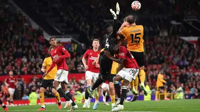 Three referees suspended after Wolves penalty controversy at Man United