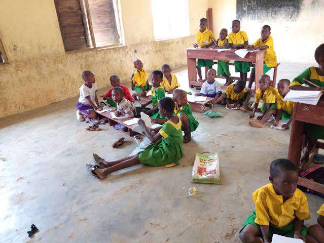 400 Kano schools have one teacher, 4m students sit on bare floor - Govt