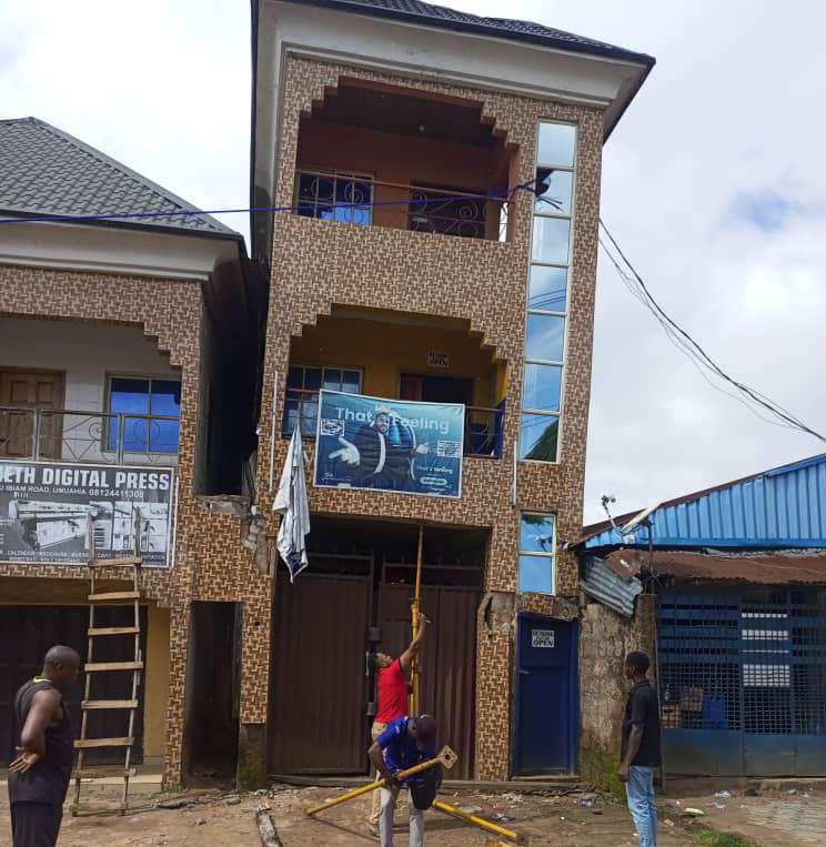 Abia govt demolishes structurally defective two-storey building in Umuahia