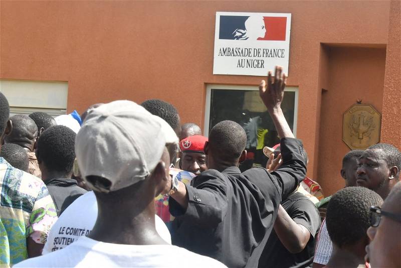 French ambassador leaves Niamey after weeks of standoff with Niger junta