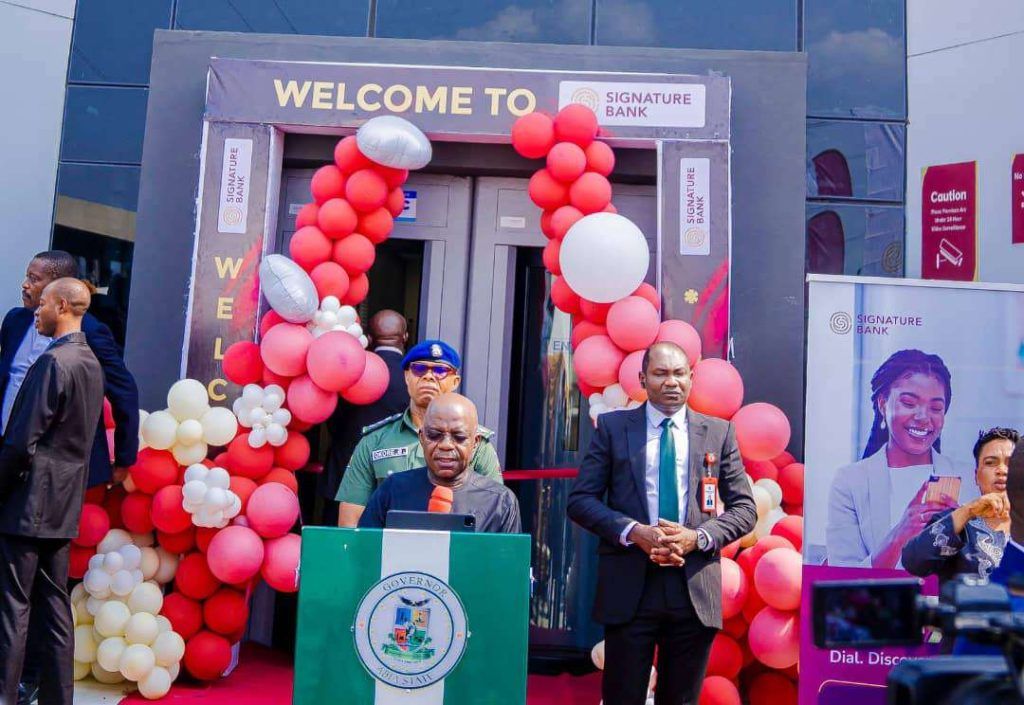 'We're open for business,' Otti tells investors, as Signature Bank opens two branches