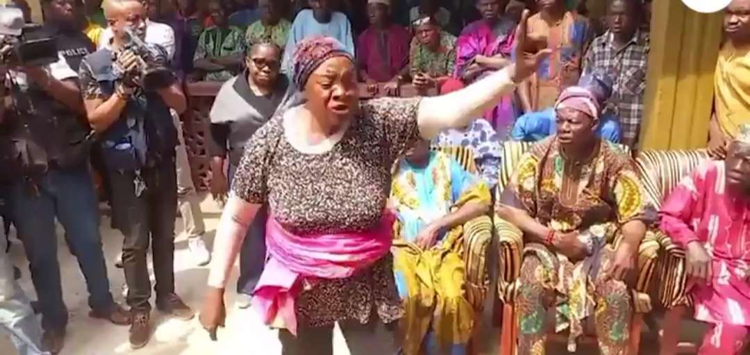VIDEO: Ekiti woman laments, says murdered traditional ruler ordered them to vote APC