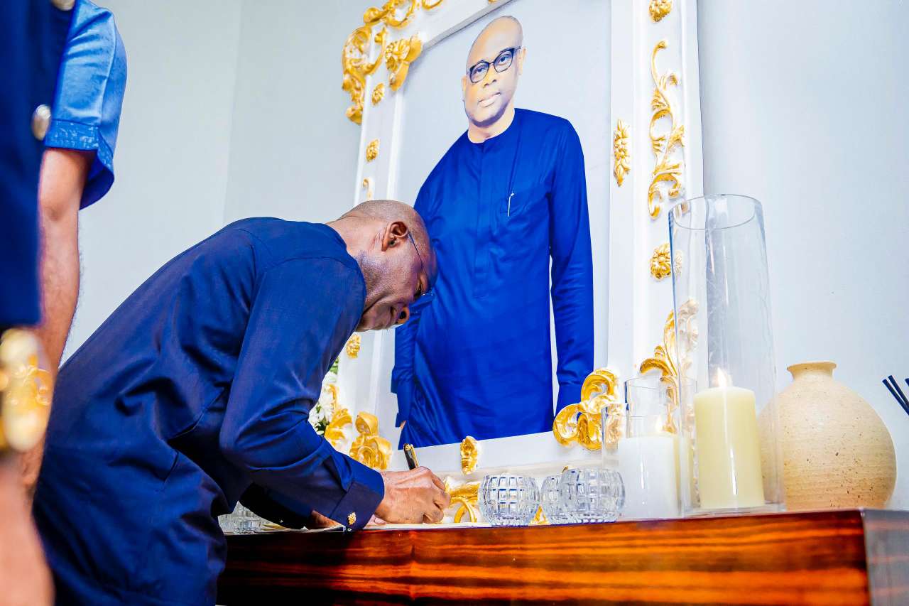 PHOTOS: Gov Otti pays condolence visit to Wigwe's parents