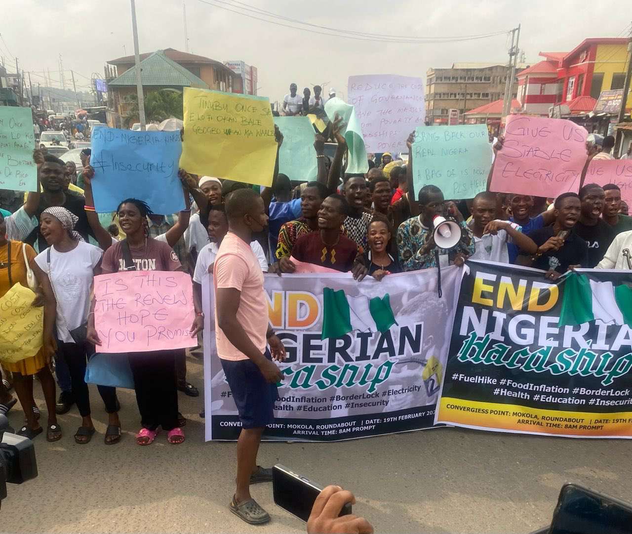 Residents chant anti Tinubu songs as cost of living protest rocks Ibadan