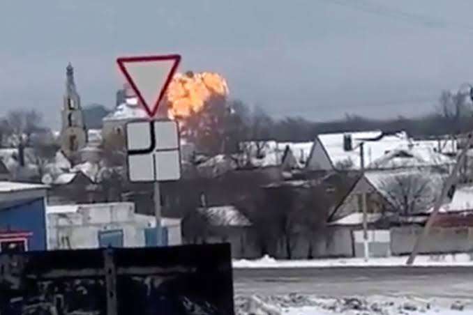 15 feared dead as Russian military cargo plane crashes