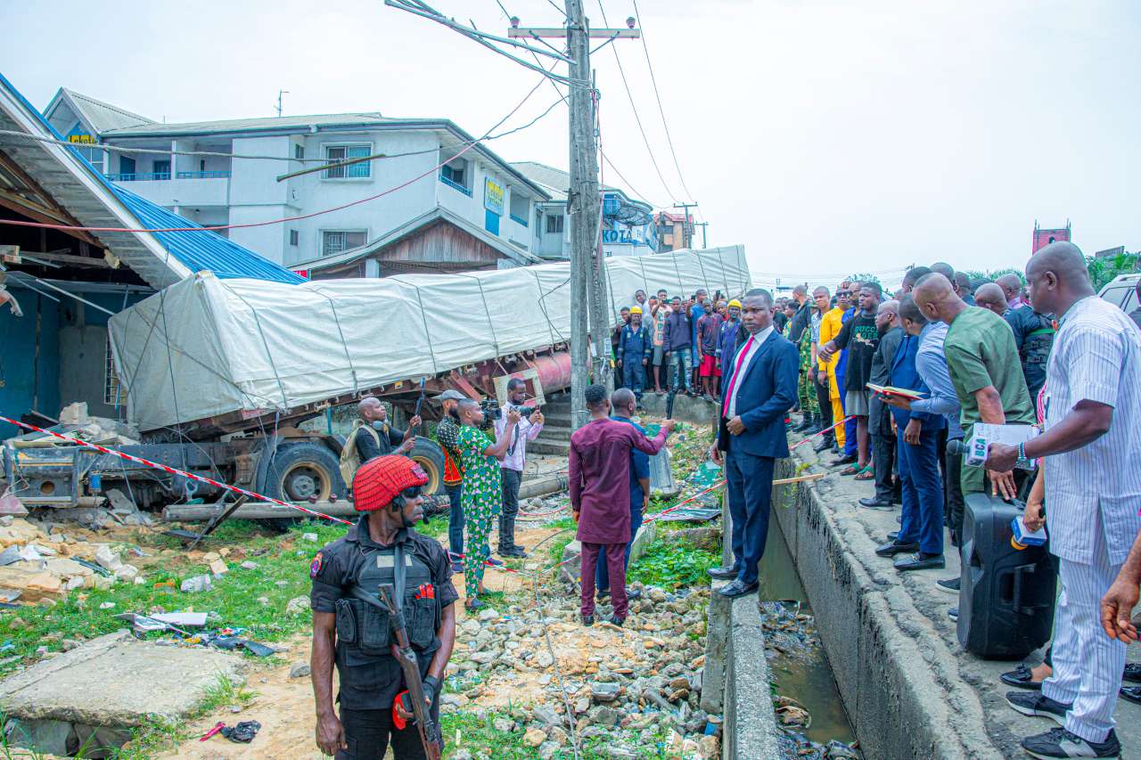 Aba market fire: Gov Otti visits scene, stresses need to factor in safety in market designs