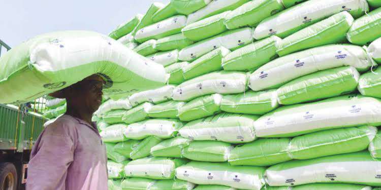 CBN donates 2.15 million bags of fertilisers to the Ministry of Agriculture