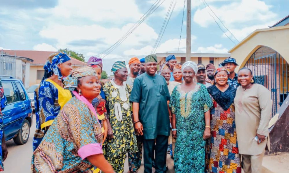 Sen. Oyewumi inspects road project, assures of improved infrastructure in Osun West