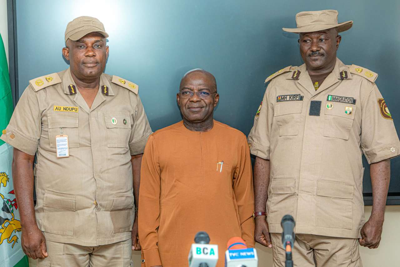 Gov Otti commends outgoing Abia Immigration boss, welcomes successor