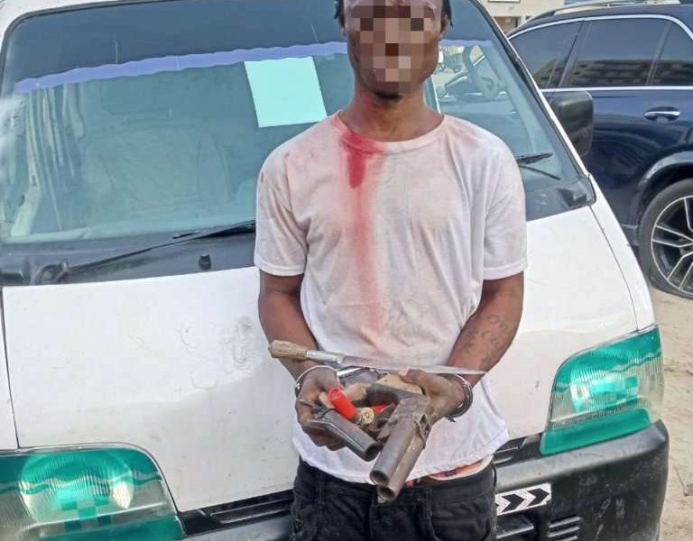 Lagos Police nab bus driver with pistols