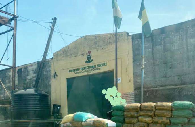 JUST IN: Over 100 inmates escape as rain destroys Suleja Prisons