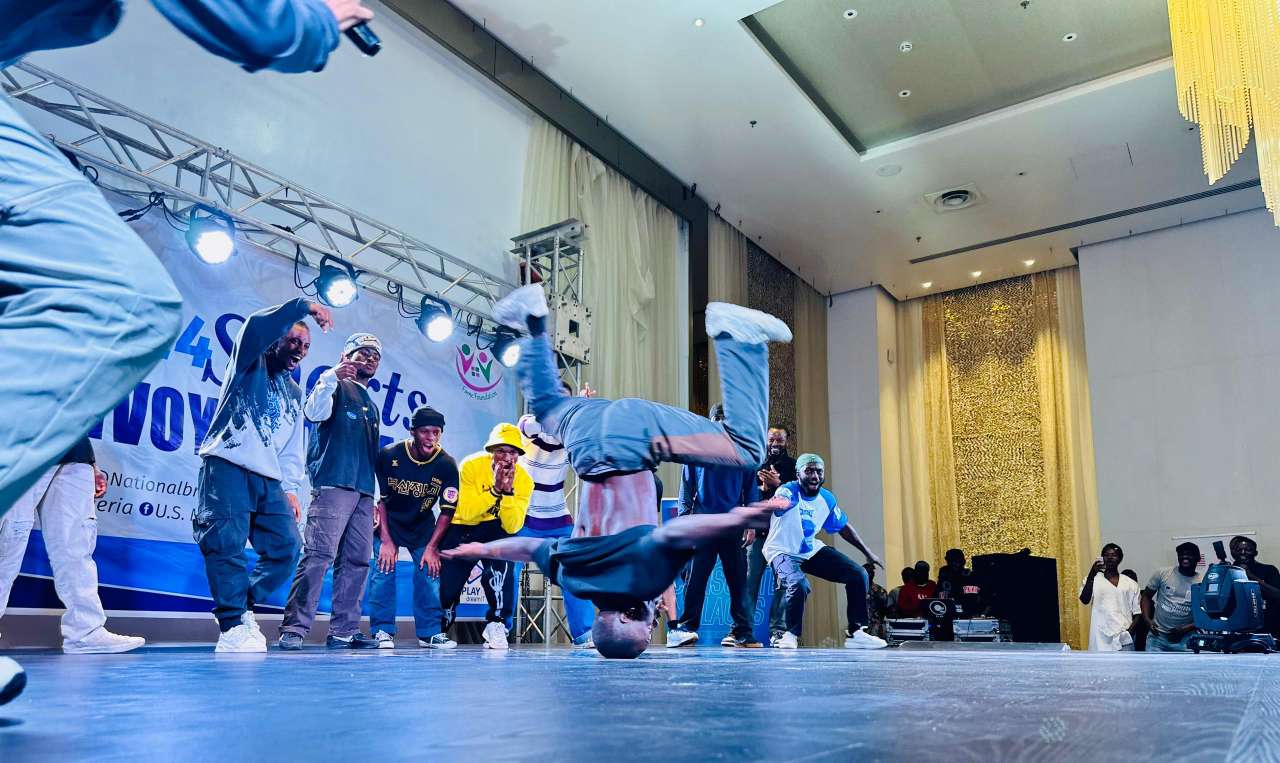 U.S. sports envoys inspire breakdancing Enthusiasm in weeklong visit to Nigeria